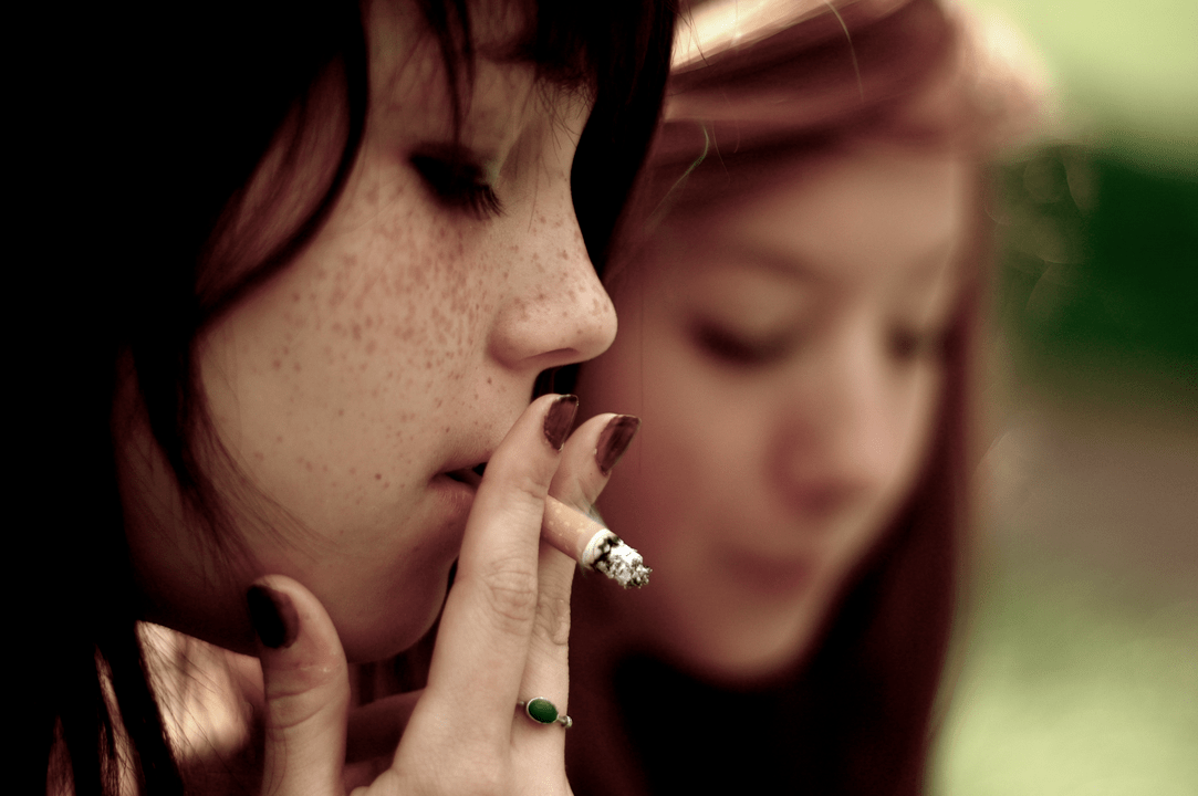 why teenagers smoke